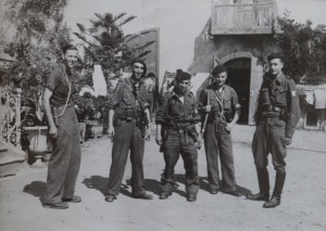 Groupe de FFI du 2e bataillon apres l'attaque de Romaneche, de G a D Dede Dupont-Spada-Giraud dit Petit Jules-Henri Girard-Dupre Albert dit Robert